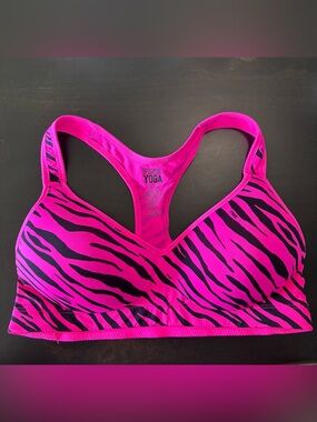 PINK Victoria’s Secret Pink Black Zebra Yoga Sports Bra Small NWOT Soft Cups